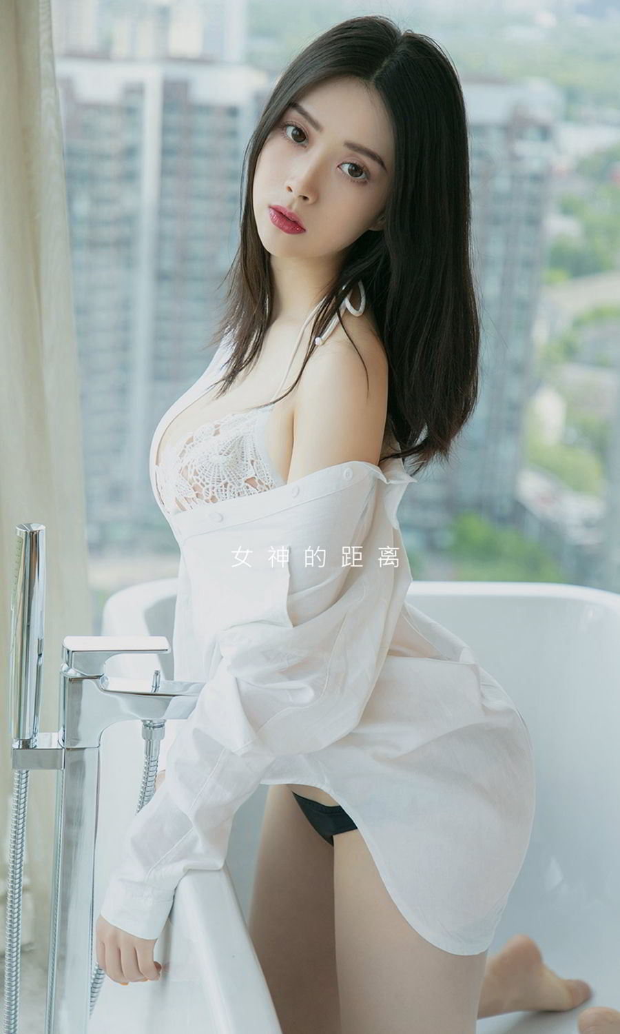 性感丁字裤美女真空豪乳凸点诱惑大胆半裸肥臀写真